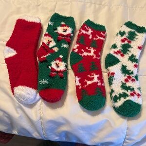 Christmas fuzzy 4‎ pack socks